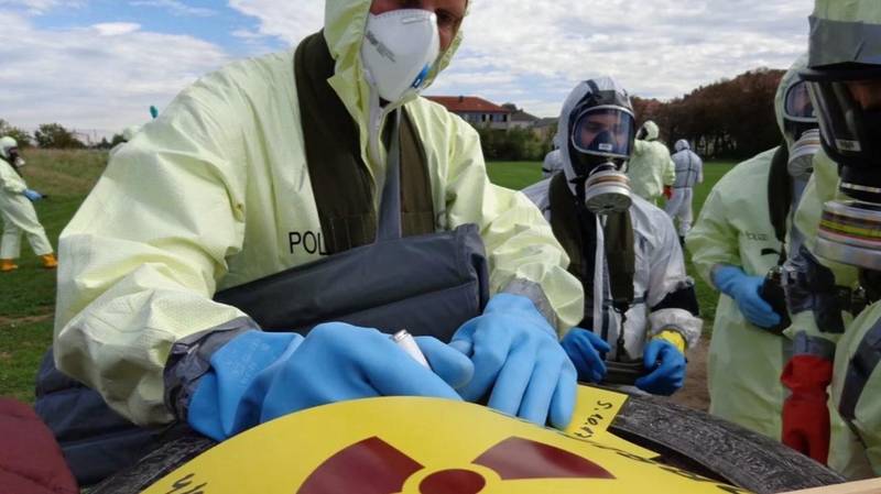  危机焦虑：如何通过生活方式的轻量化重拾掌控感 情感心理