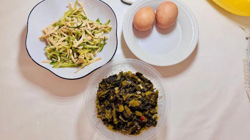  清爽凉拌菜：开启换季饮食的减法秘籍 情感心理