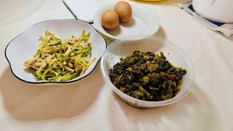  清爽凉拌菜：开启换季饮食的减法秘籍 情感心理