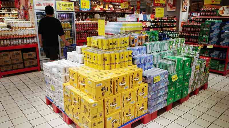  万级产量的市场震荡：啤酒巨头通过高端化与场景重构实现业绩突围 新闻 万级产量的市场震荡：啤酒巨头通过高端化与场景重构实现业绩突围 新闻