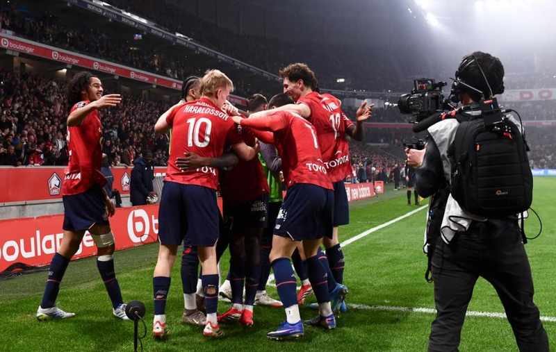  【战术复盘】朗斯0-3惨败里尔：3421阵型攻防全解析，卫冕之路几何？ 体育新闻