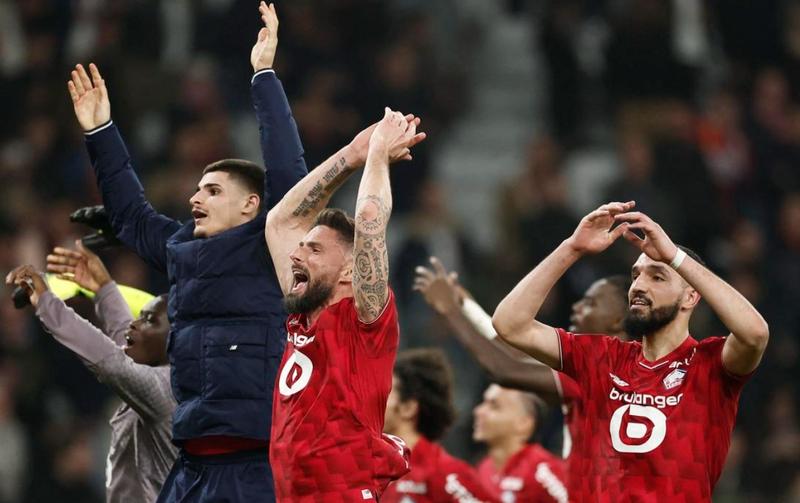  【战术复盘】朗斯0-3惨败里尔：3421阵型攻防全解析，卫冕之路几何？ 体育新闻