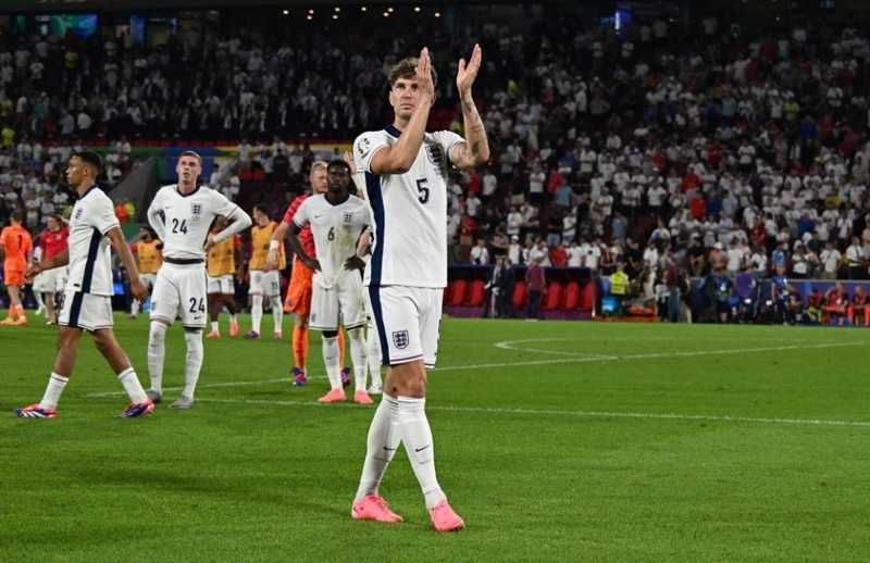  三十三岁的倔强：那个被时代甩下的男人，还在拼命证明自己 体育新闻 三十三岁的倔强：那个被时代甩下的男人，还在拼命证明自己 体育新闻