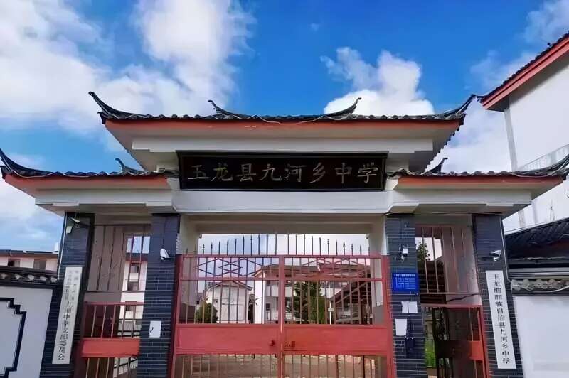 那个不敢开口的女孩：在沉默中恶化的校园伤害 情感心理